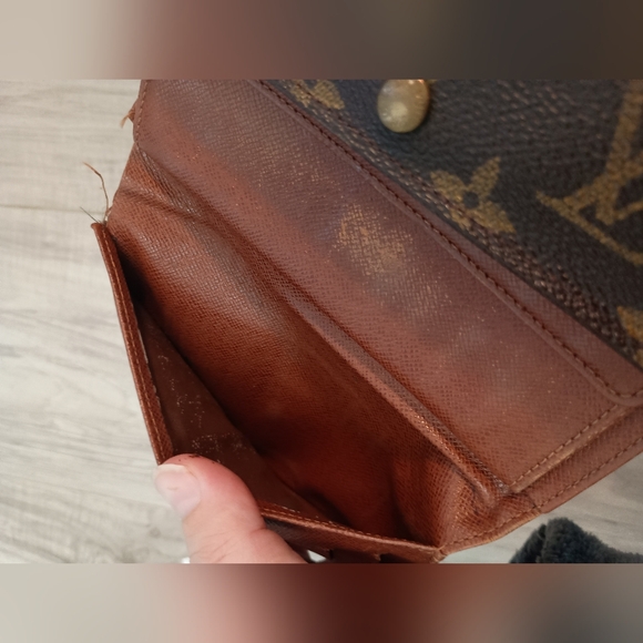 Louis Vuitton Pochette Passport Trifold Wallet Case Monogram - Picture 11 of 16